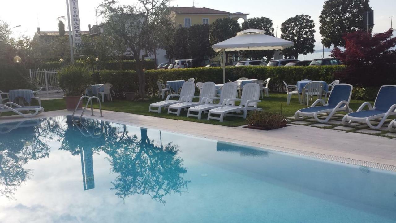Hotel Cristallo Peschiera del Garda Kültér fotó