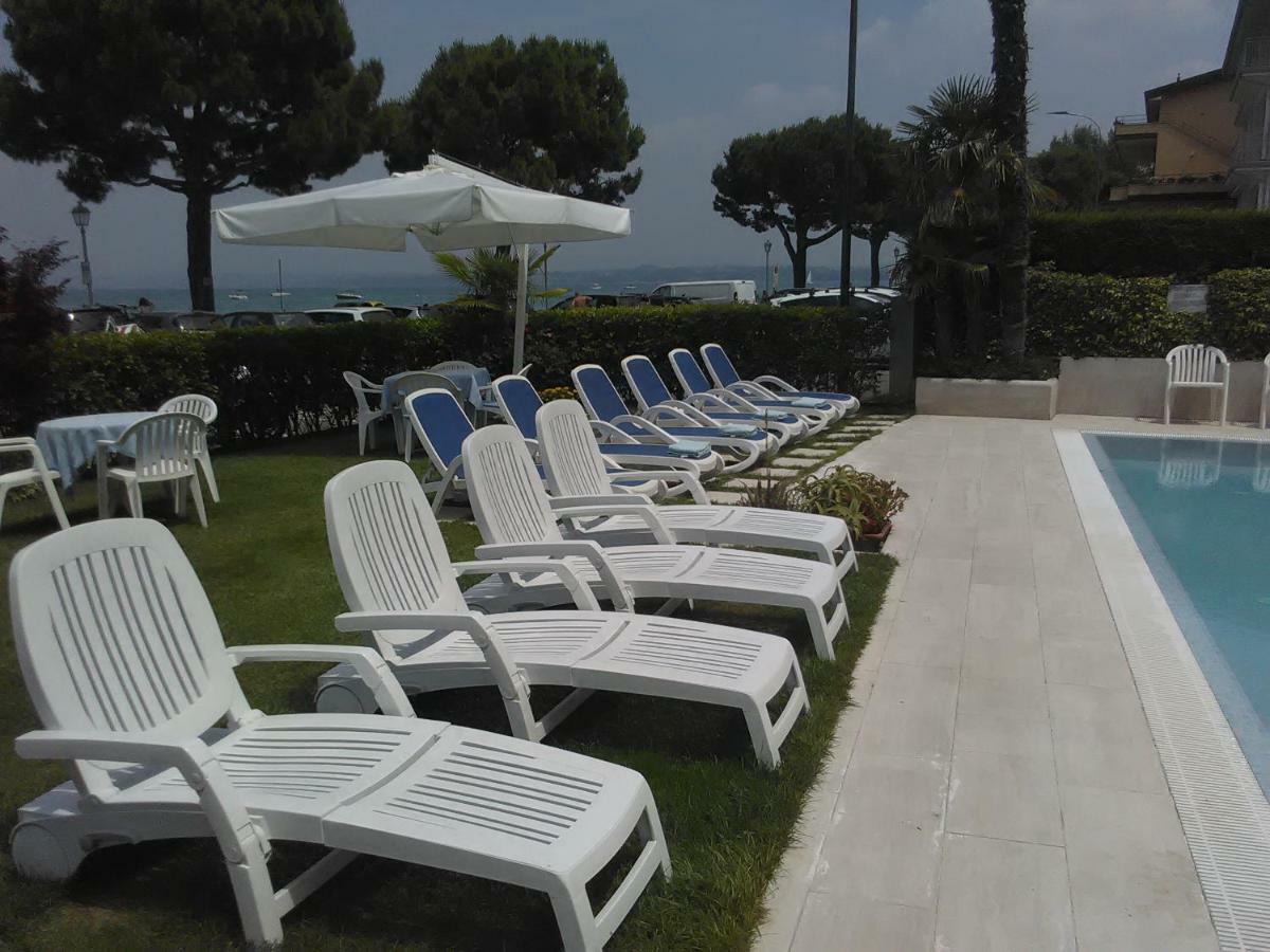Hotel Cristallo Peschiera del Garda Kültér fotó